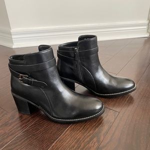 NWT Hush Puppies Womens Hannah Strap Booties